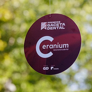 Pegatina en una ventana de un evento